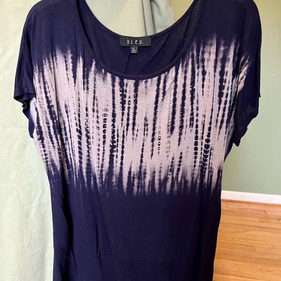 B.L.E.U. Tie dye sequin XL short sleeve tee - Picture 3 of 7
